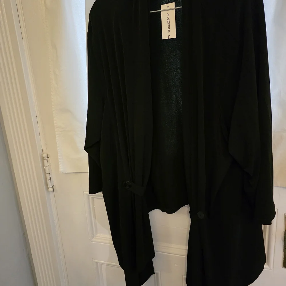 Elegant Black Long Tunic and Sleeveless Dress - Picture 6 of 9